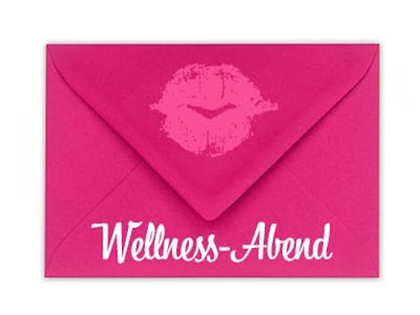Ein Briefumschlag mit dem Schriftzug "Wellness-Abend"
