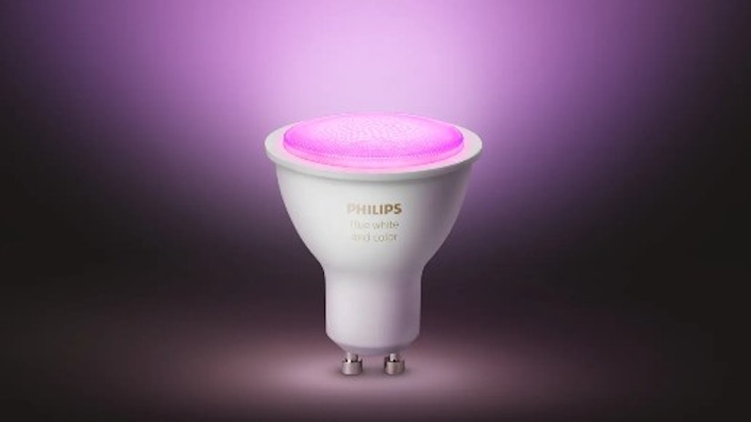 Eine Philips Hue White & Color Ambiance Leuchte