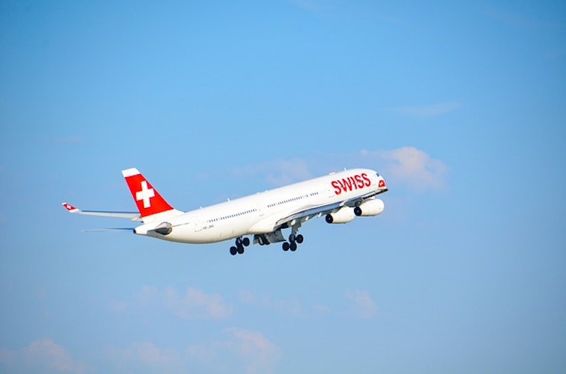 Passagiermaschine von Swiss beim Start.